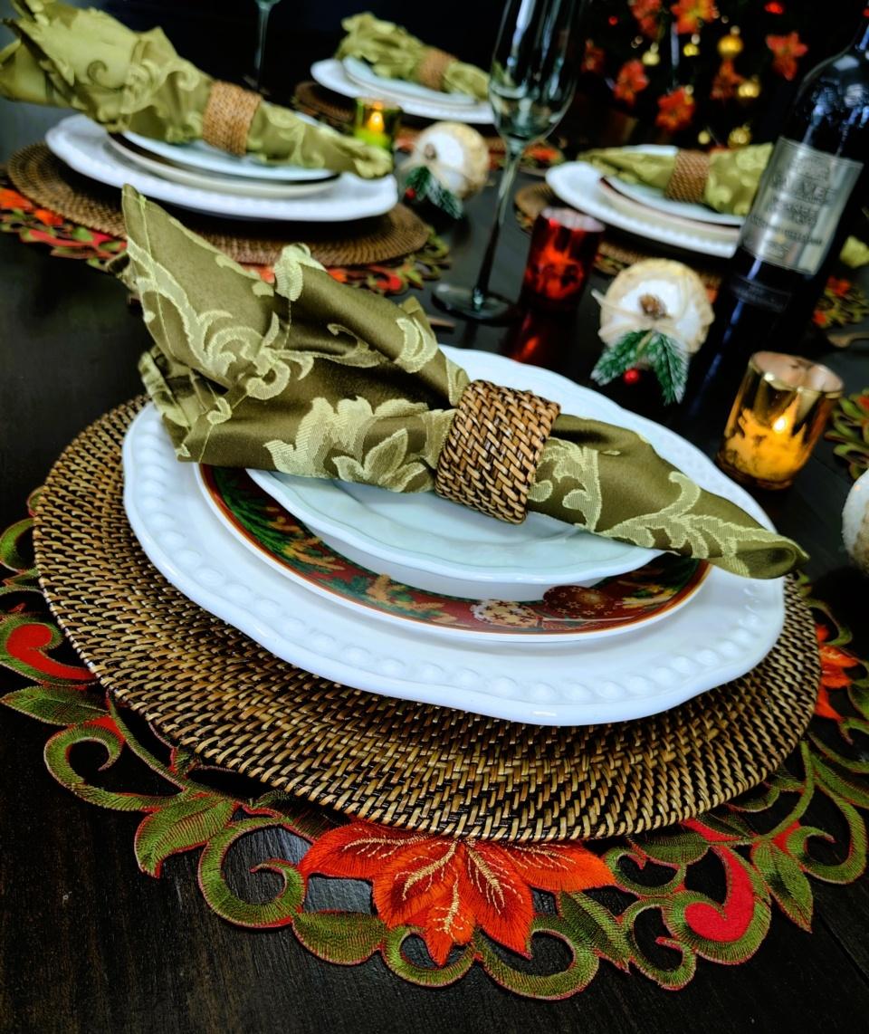 Christmas Table Settings